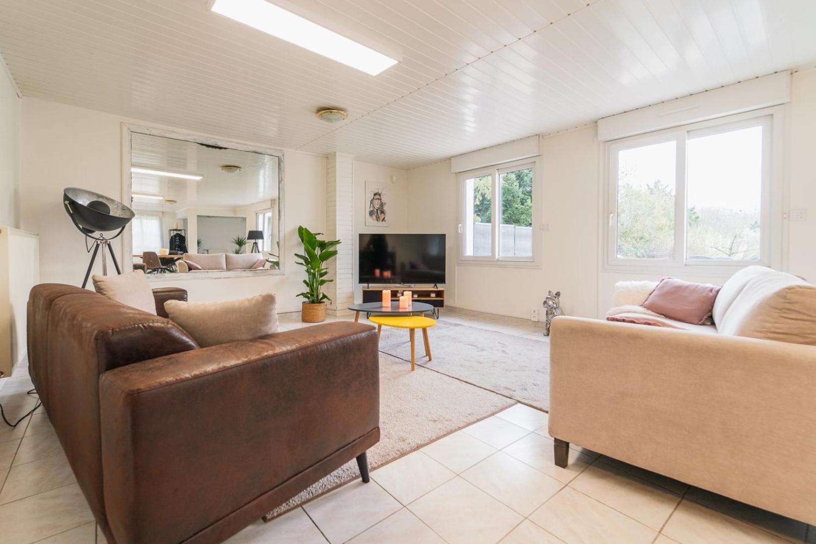 Ferienwohnung Le Gue Sourdeau: 150M² 5 Min From Futuroscope Chasseneuil-du-Poitou Exterior foto