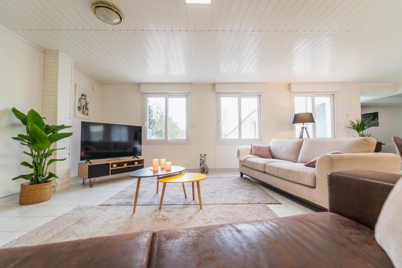 Ferienwohnung Le Gue Sourdeau: 150M² 5 Min From Futuroscope Chasseneuil-du-Poitou Exterior foto